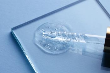 the Best Serums for Dry Skin Dermatologists Recommended
